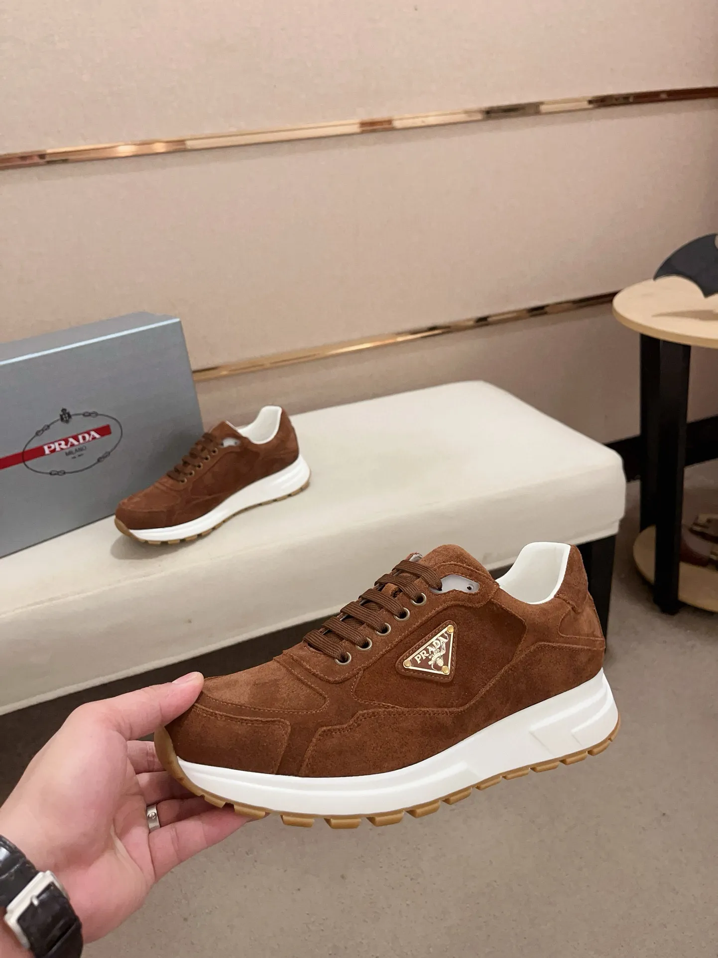 Men's shoes 💰 580💰 ✔️✔️✔️High-quality new PRADA counters are launched simultaneously. The new men's shoes and 😘 fabrics are made of selected first-layer cowhide with superb craftsmanship. Lining: Full cowhide lining. 👍🏿 High-end ☄️ air-cushion molded anti-slip rubber outsole, exquisite lines, simple and elegant, comfortable and high-end for leisure travel. Code number: 38 to 45 (can be customized to 46 to 47, non-refundable)